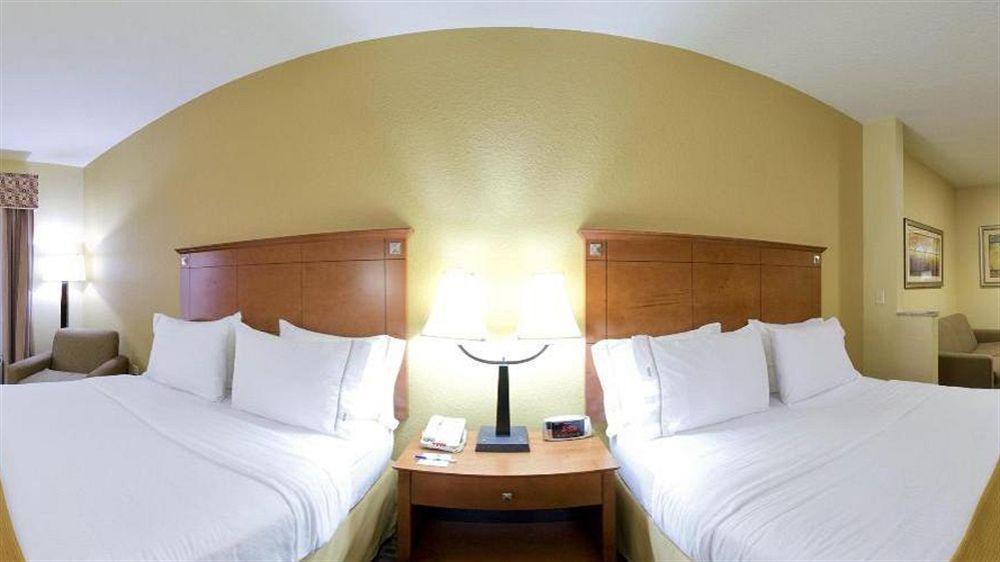 Holiday Inn Express Mccomb By Ihg Exteriör bild