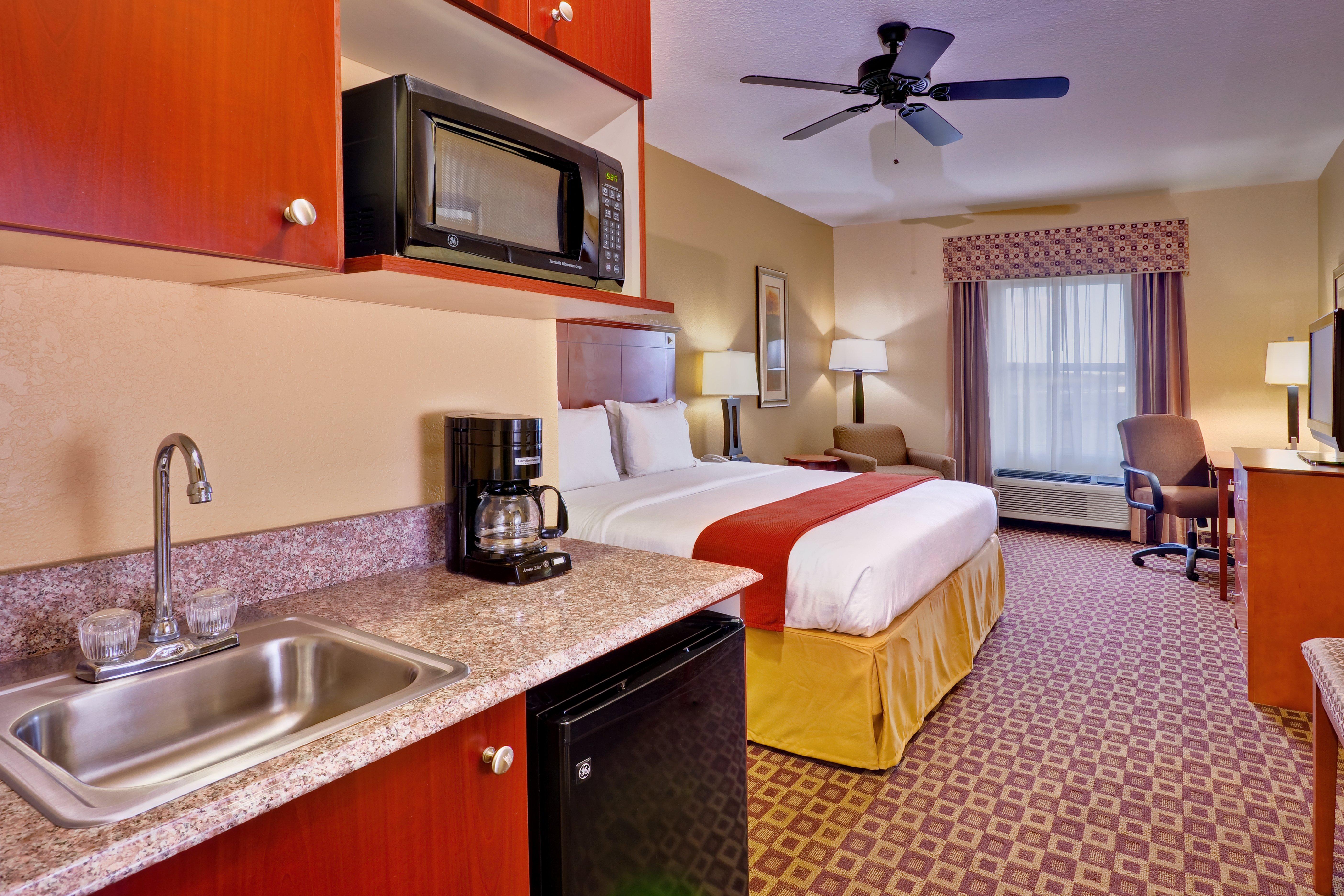 Holiday Inn Express Mccomb By Ihg Exteriör bild