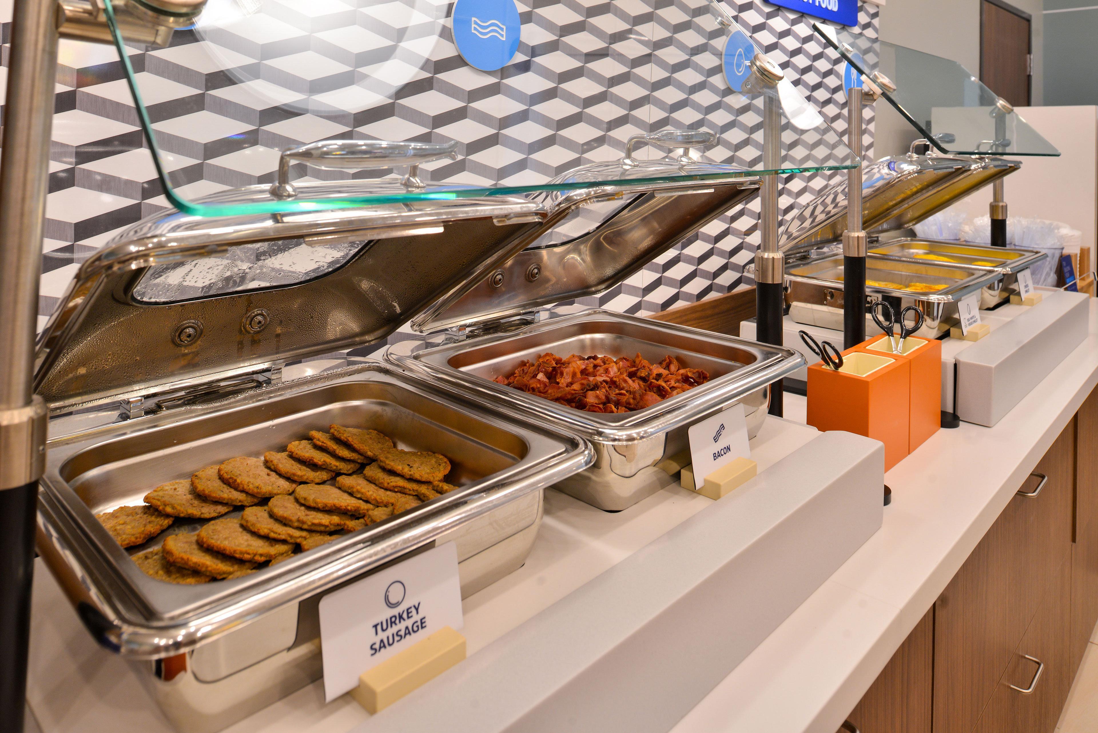 Holiday Inn Express Mccomb By Ihg Exteriör bild