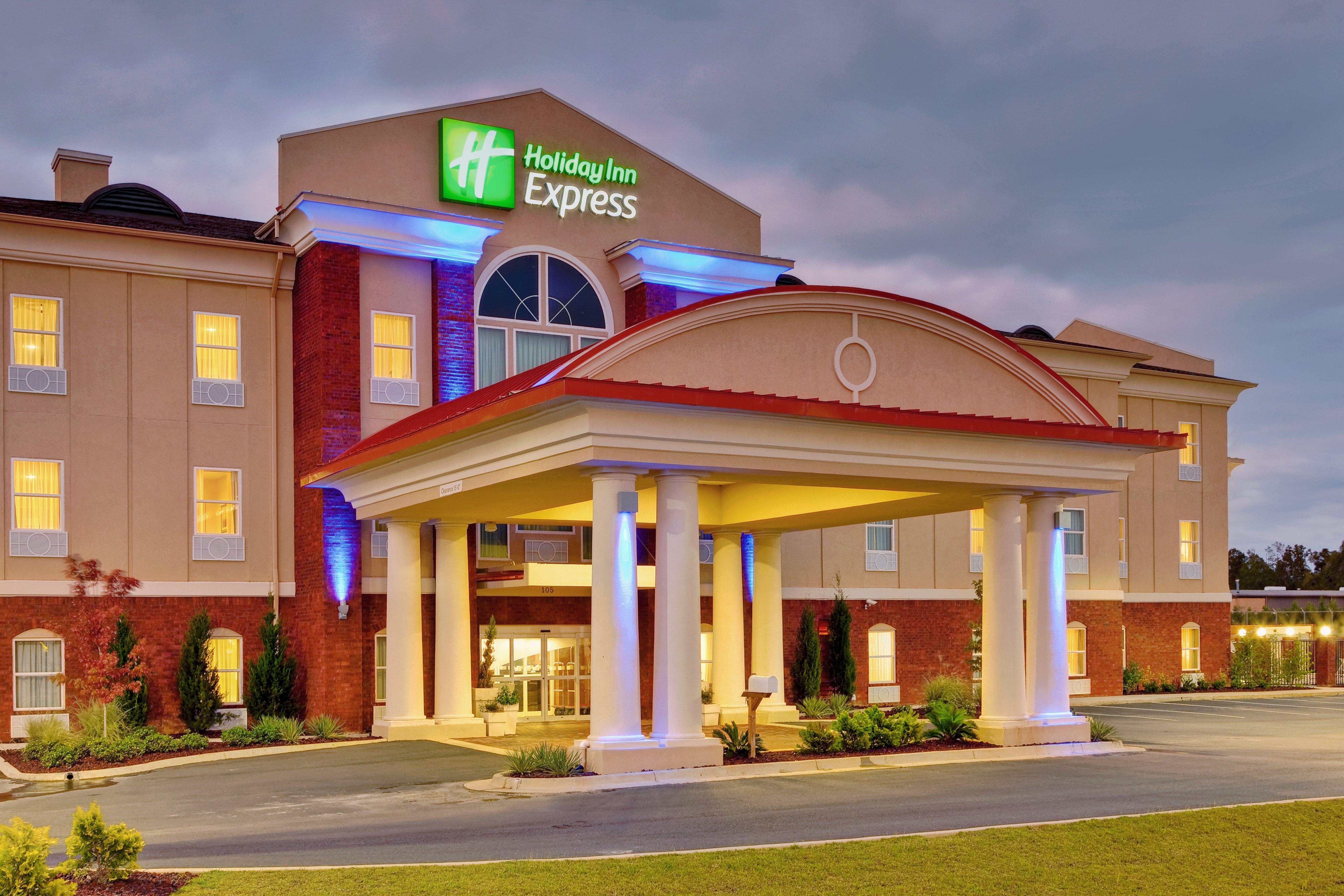Holiday Inn Express Mccomb By Ihg Exteriör bild