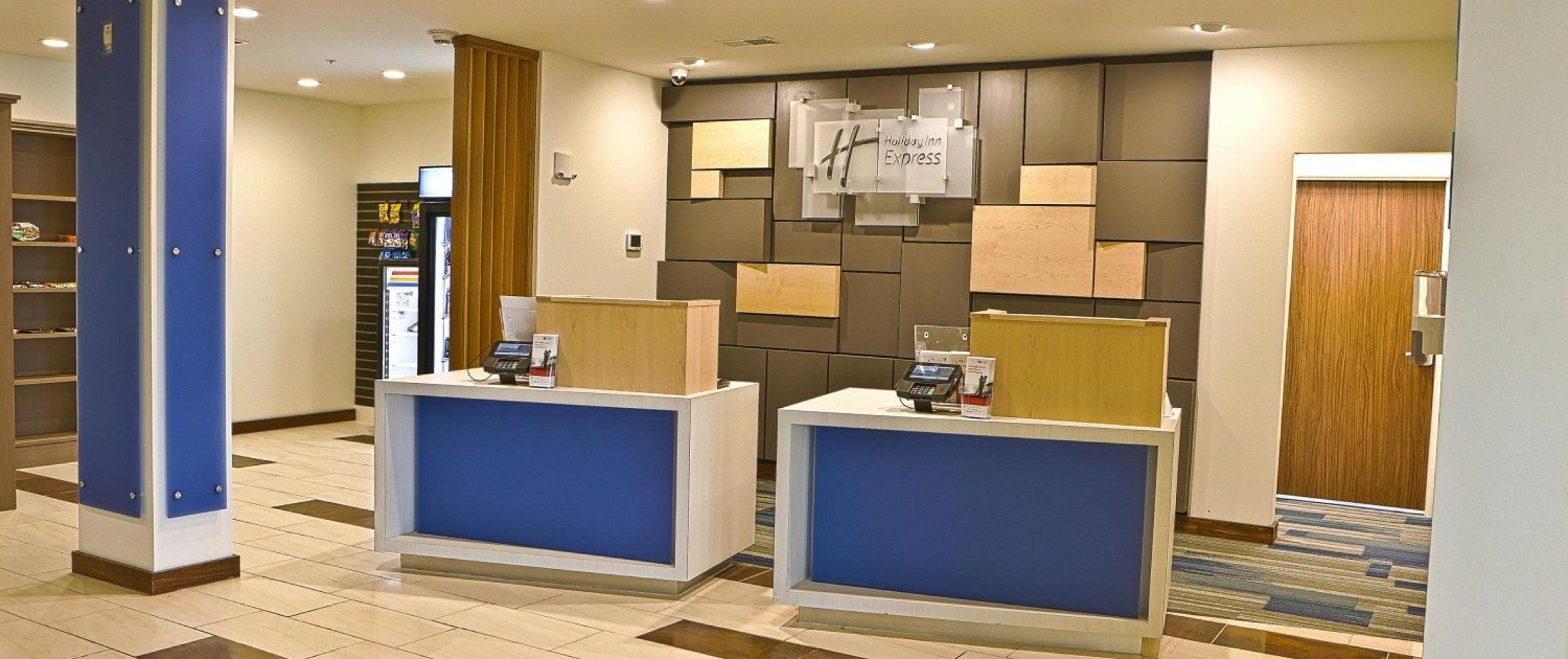 Holiday Inn Express Mccomb By Ihg Exteriör bild